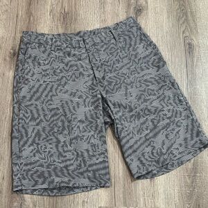 Nike Golf Dri-Fit 32W Geometric Camo Performance Shorts Wicking Classic EUC